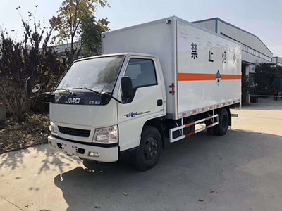 江鈴4米2易燃液體廂式車(chē)與垃圾車(chē)價(jià)格解析